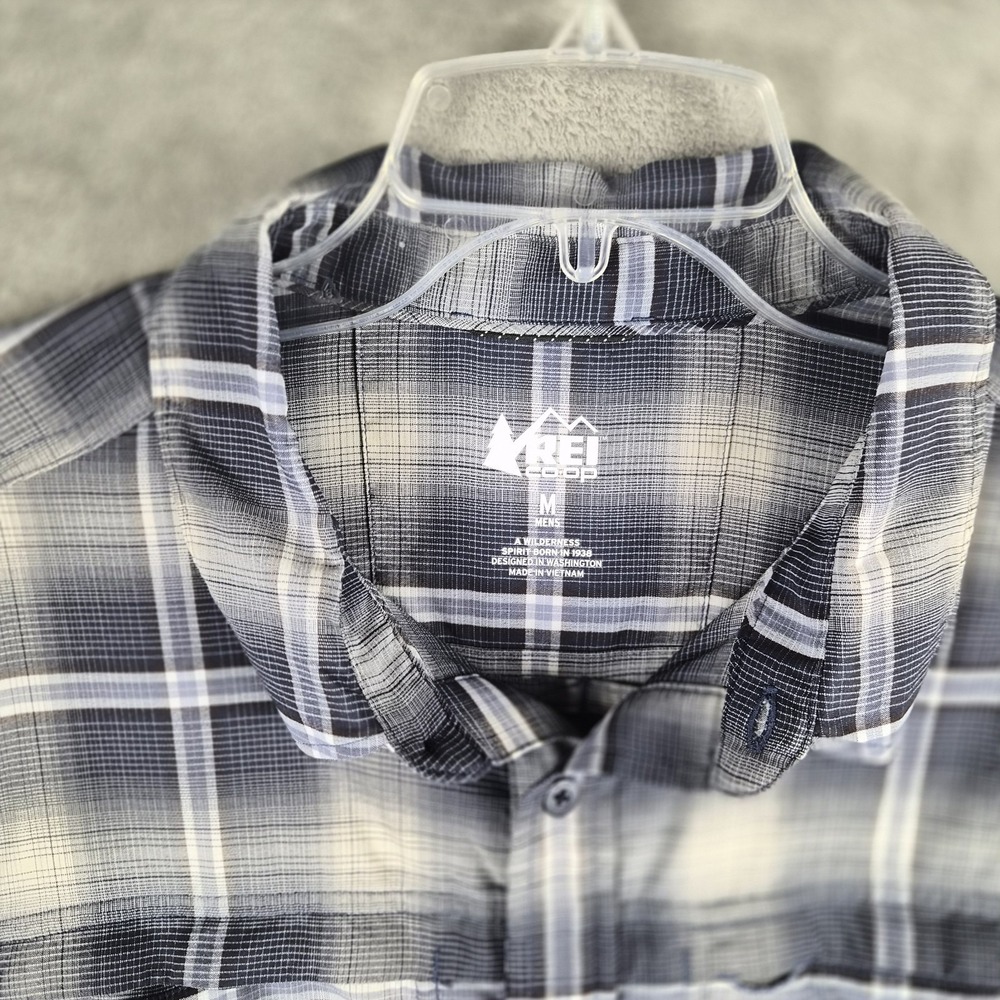 REI Co Op Plaid Fishing Shirt Mens Medium Gray Stretch Nylon Vented Outdoor